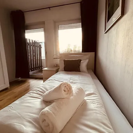 Osnabruecker Strasse Wooon 6 I Teams I 3-zimmer I Wlan I P *