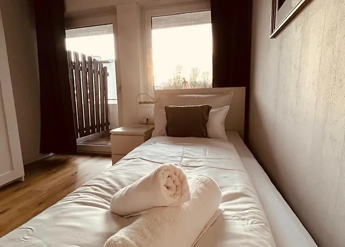 Osnabruecker Strasse Wooon 6 I Teams I 3-zimmer I Wlan I P *